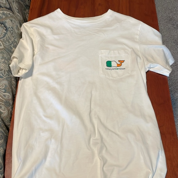 Vineyard Vines T - Picture 2 of 4